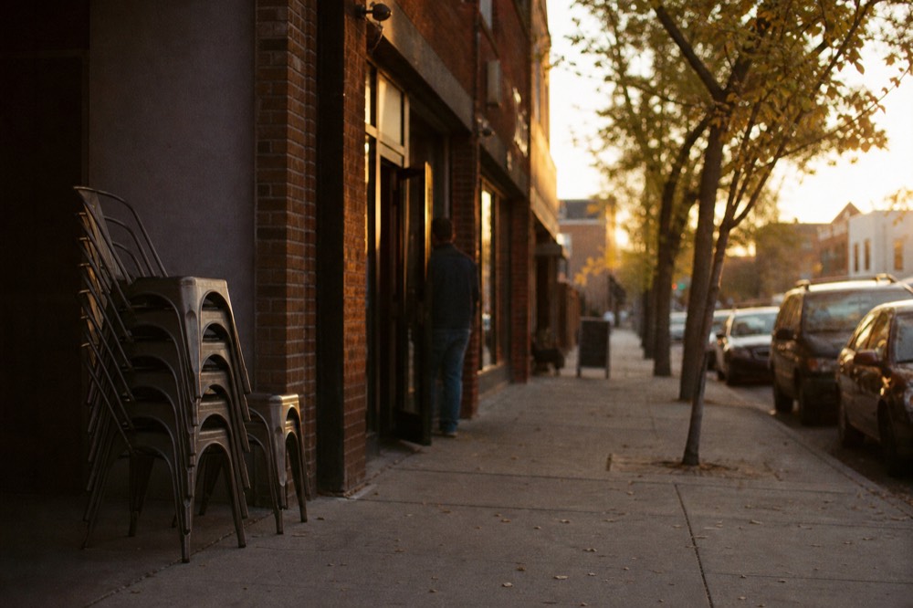 Newberg’s First Street tasting rooms at golden hour